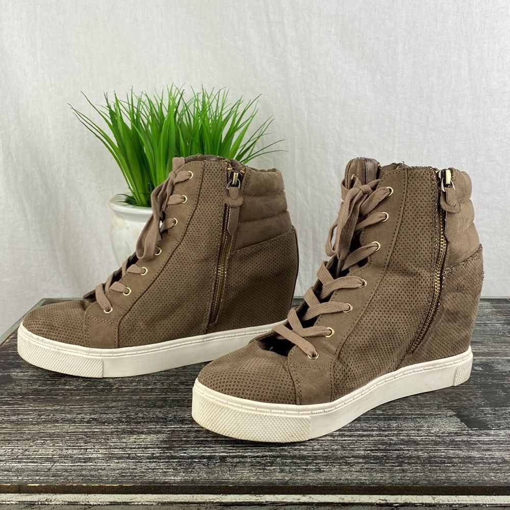 Steve Madden Tan & White Lynn Hi Top Lace & Zip Platform Sneaker Shoe 9 - Picture 2 of 9